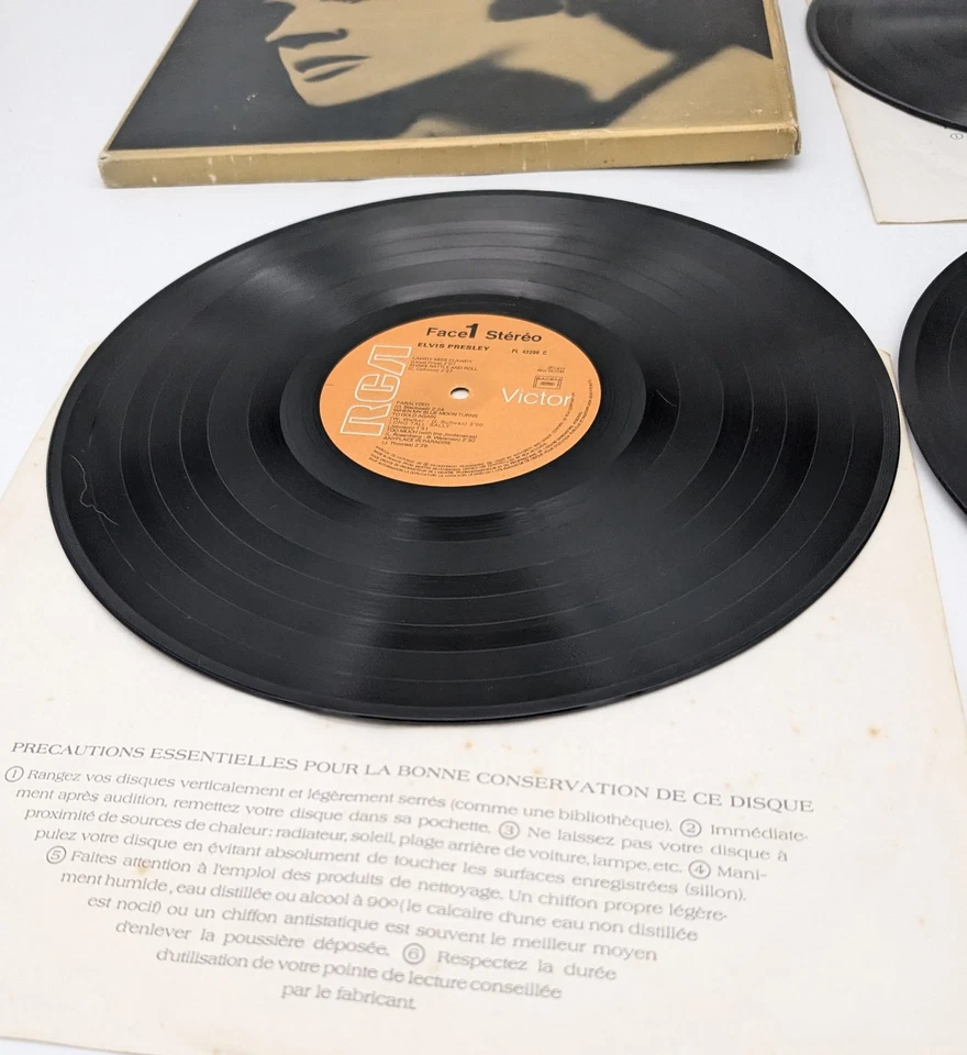 ELVIS PRESLEY SELF TITLED RCA # PL 42298 - 3 LP BOX SET FRENCH PRESS '77 - EX - Image 3 of 4