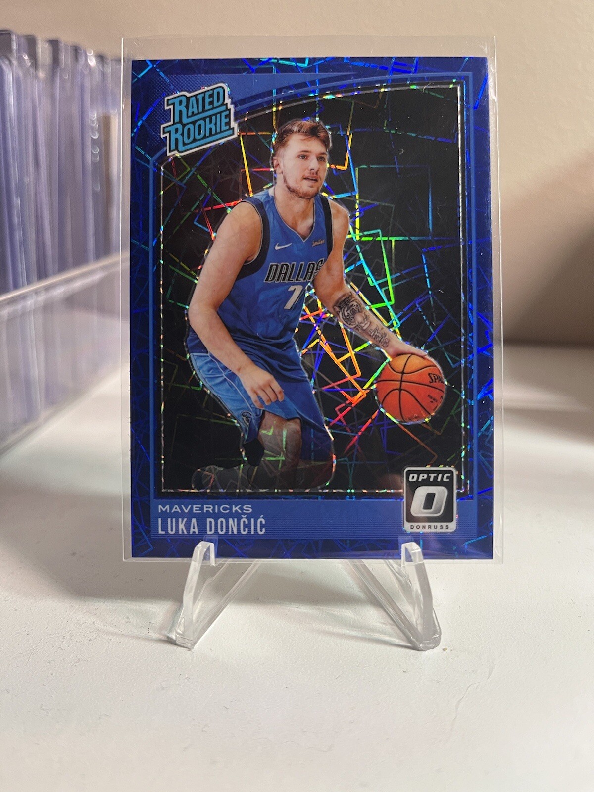 2018-19 Donruss Optic Basketball Blue Velocity Prizm Rookie #177 Luka Doncic
