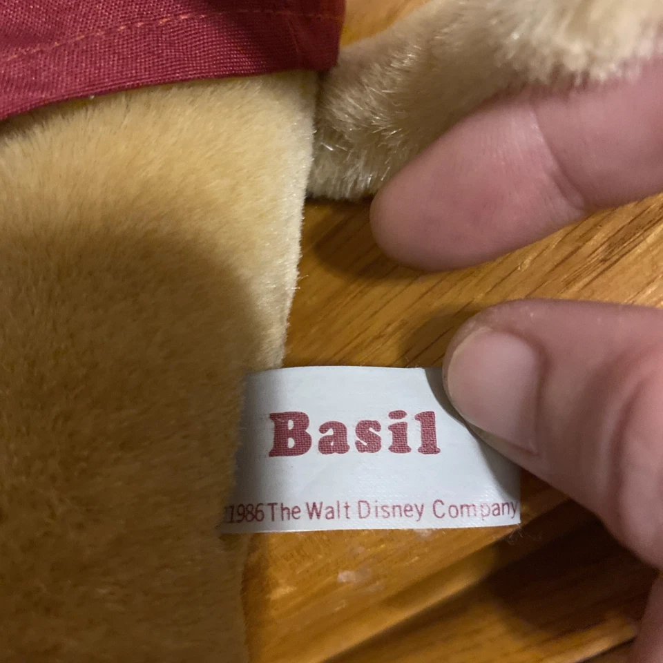 Vintage 1986 Disney Basil Plush The Great Mouse Detective 15" Caltoy - Imagem 4 de 4