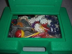 K'Nex Discovery Series 1 ~ 33023  Knex Green Box Case 400 Pcs Vtg 1996 Complete