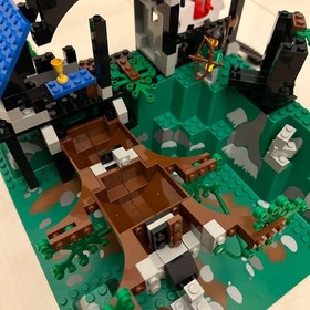 [INCOMPLETE] LEGO 6079 Elkwood Fortress Old Forestman Set
