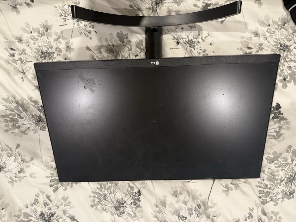 24" Full HD 3-Side Virtually Borderless IPS Monitor - Image 2 of 4