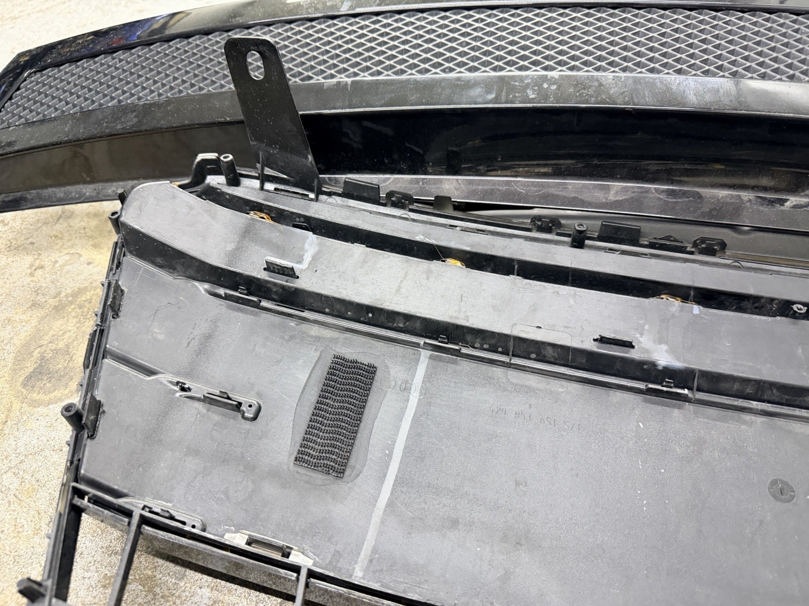 OEM Audi R8 V8 Front Grille 2014 Genuine Factory Quattro Grill – FREE SHIPPING