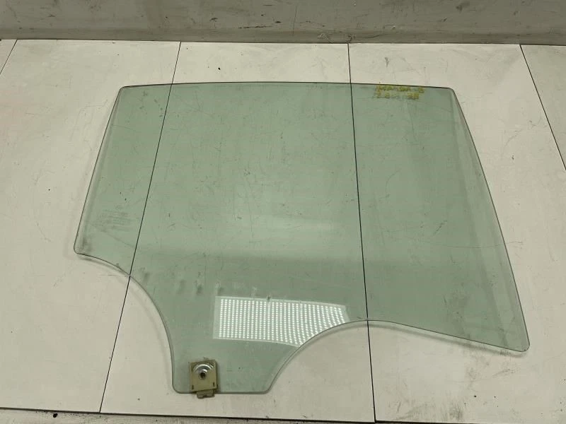 Mazda 3 2010 puerta trasera derecha del lado del pasajero ventana vidrio OEM+ Foto 4 de 4