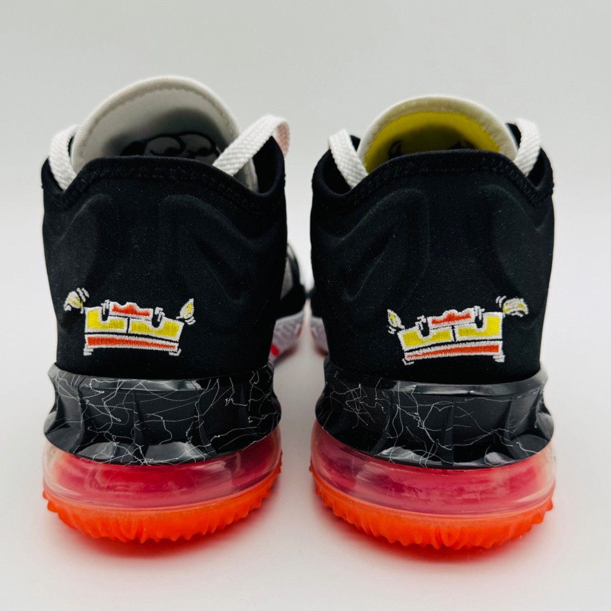 Size 7.5 - Nike Space Jam x LeBron 18 Low Sylvester x Nike Tweety