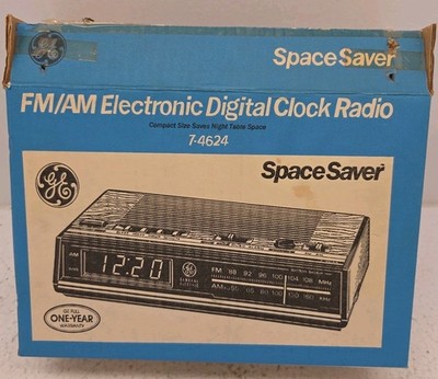 GE  7-4624 Space Saver FM/AM Electronic Digital Clock Radio 
