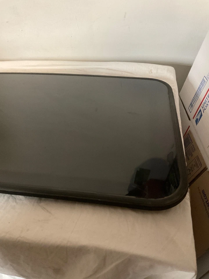 1995-2005 Ford Explorer, Mountaineer OEM SUN ROOF SUNROOF GLASS - Image 3 of 4