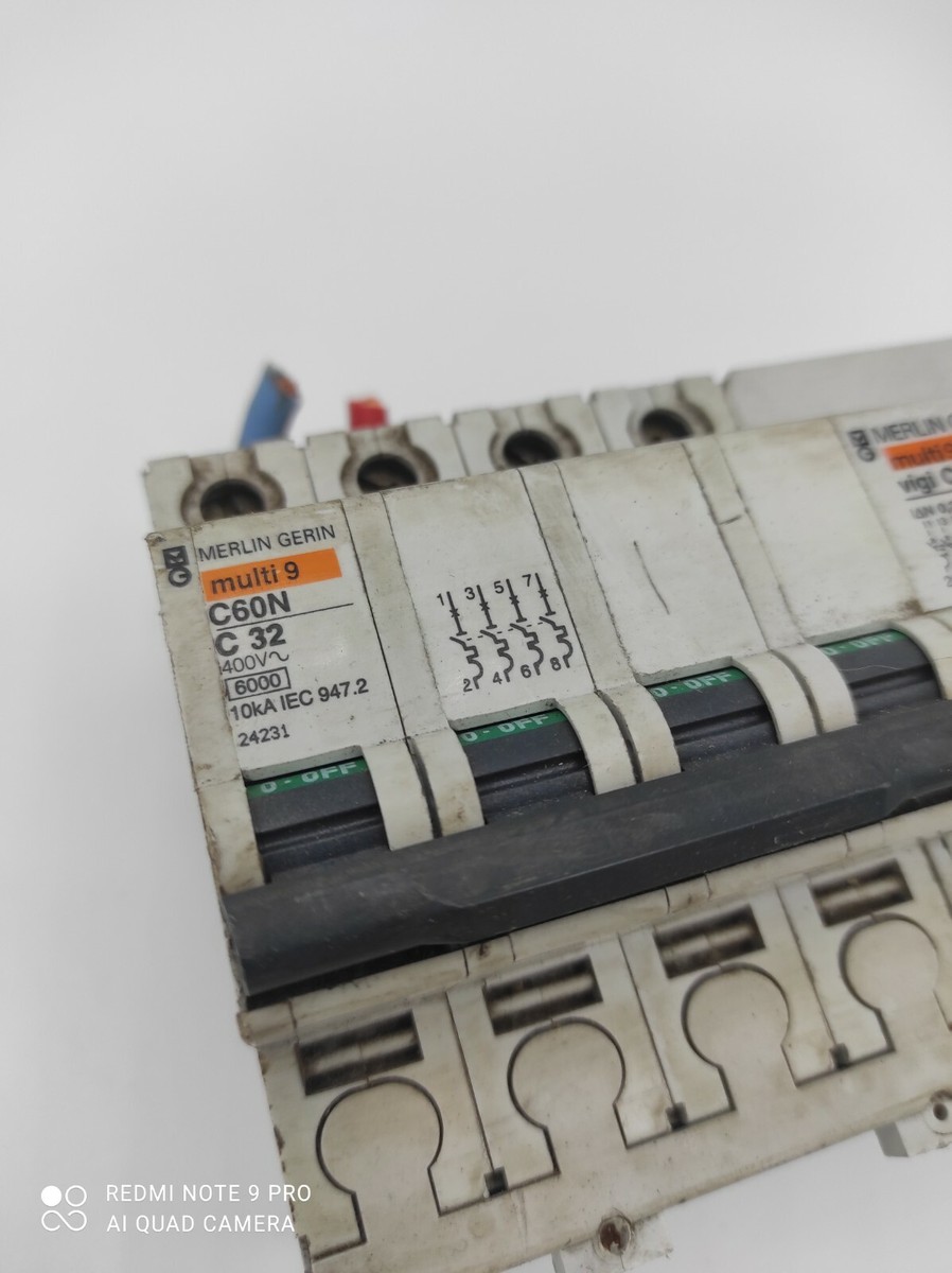 Disjoncteur Différentiel Merlin Gerin C60N 10A 4P 300mA AC - Réf 24227 / 26533