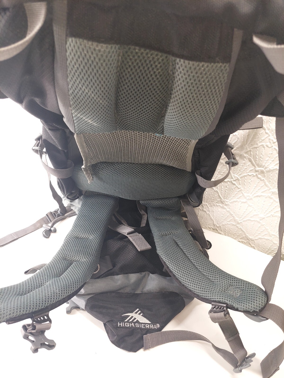 High Sierra Lightning 30 Internal Frame Back Pack