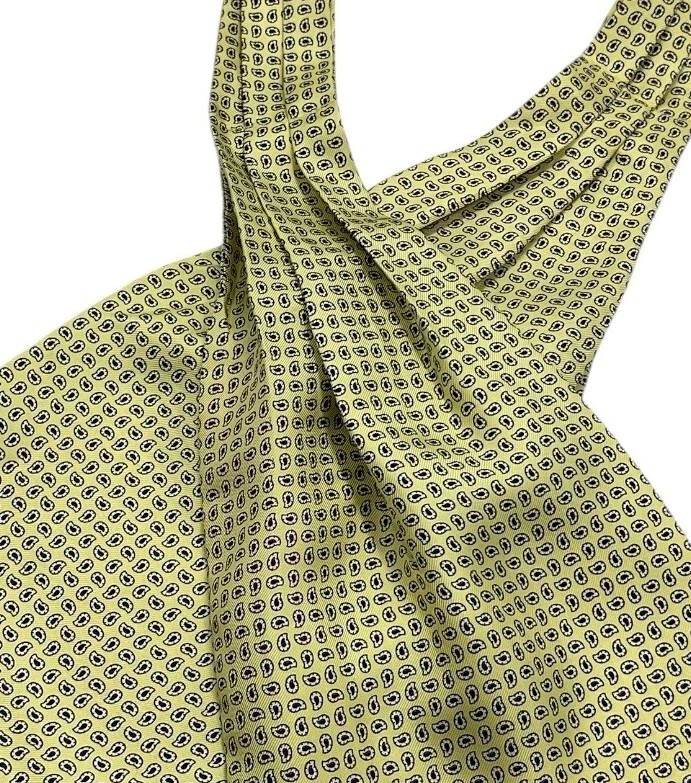 TIE RACK Yellow Paisley Silk LUXURY Ascot Cravat ENGLAND  - Image 2 of 3