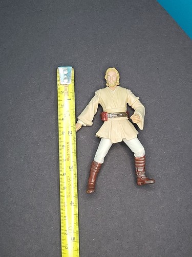 Obi-Wan Kenobi Attack Of The Clones, Coruscant Chase, 2002 Action Figure - Picture 17 of 21