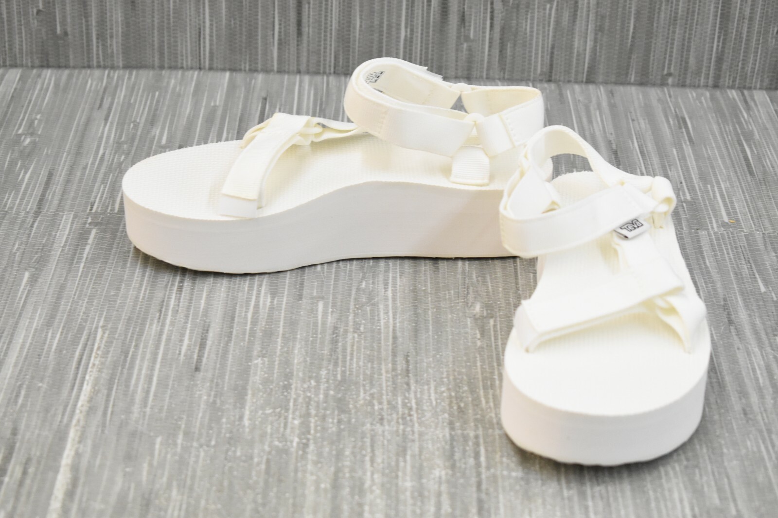 teva white platform
