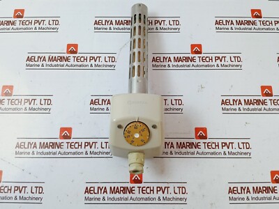 Sauter HBC F904 Duct-Mounted Humidistat 6(2)A 250V