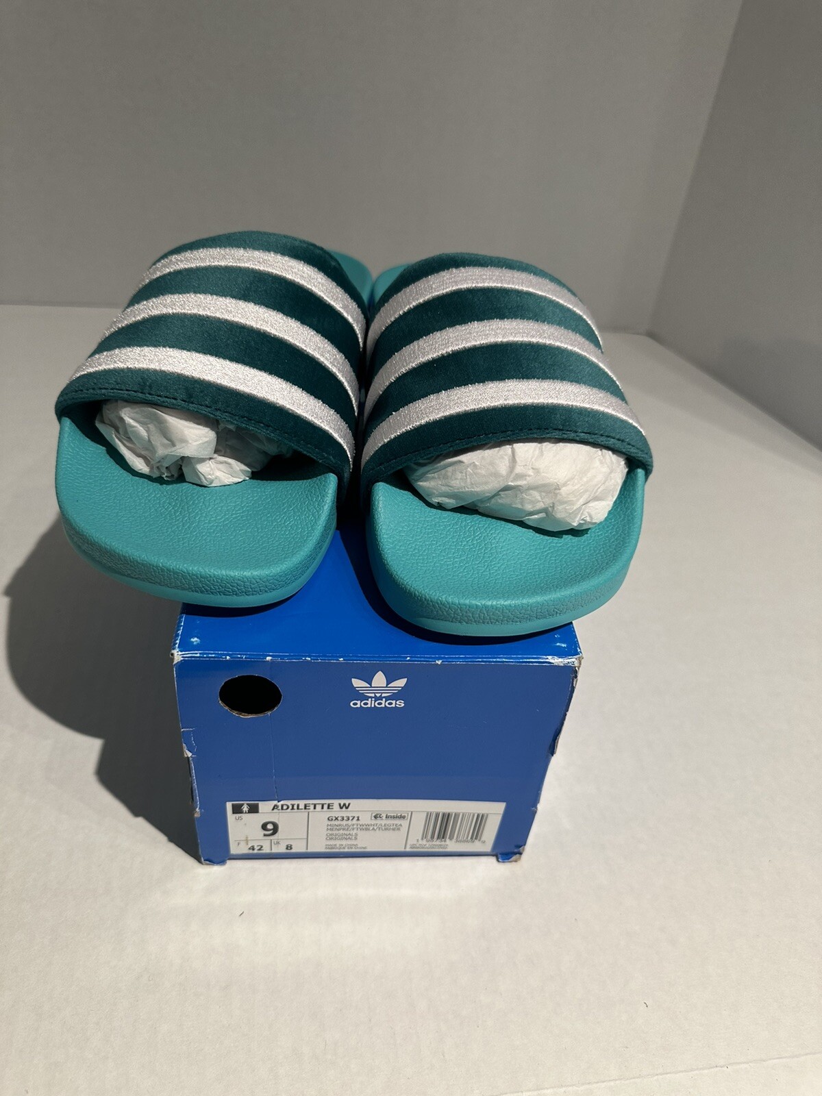Sandali Adidas Adilette Comfort Slide da donna taglia 7 da donna lotto di 2