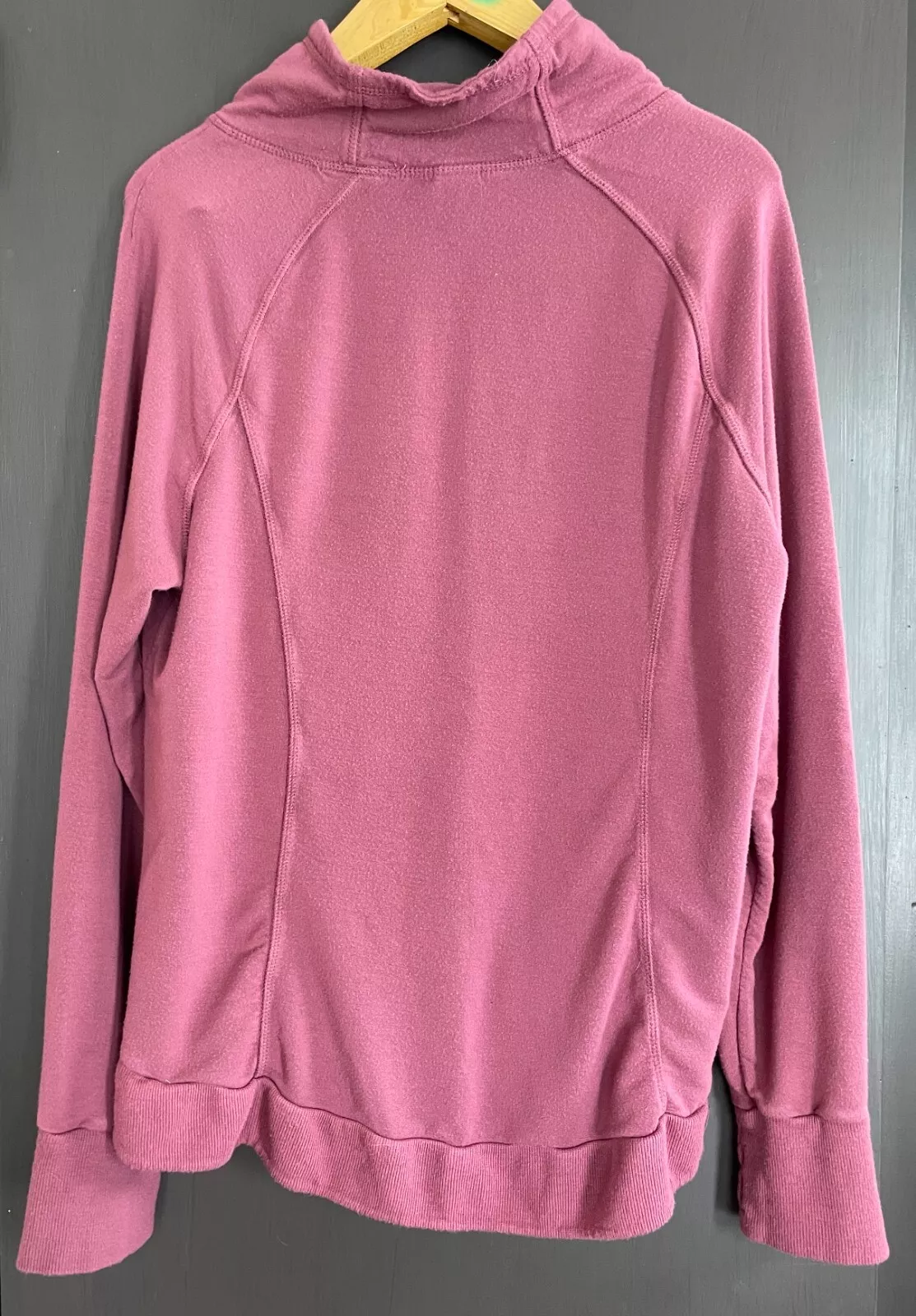 yogalicious activewear mauve berry thumb holes yoga shirt