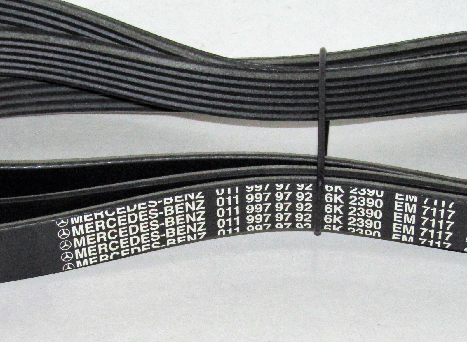 NEW GENUINE MERCEDES BENZ SERPENTINE BELT OEM PART NO. 0119979792 