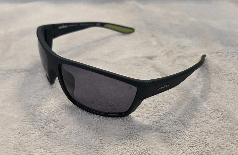 Foster Grant IronMan Mens Active Sunglasses Black & Lime SR1124 - Image 3 of 4