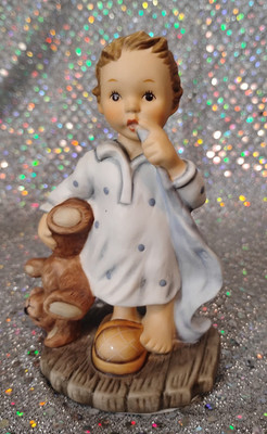 Berta Hummel Figurine Tuck Me In BH 205 Goebel 2002 Studio Hummel
