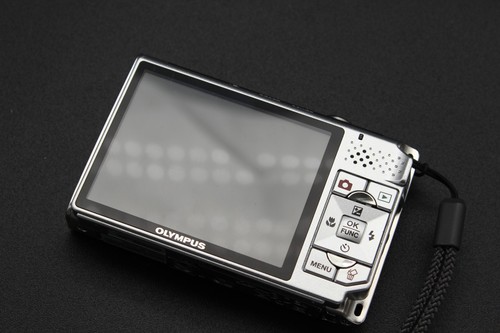 Olympus fotocamera digitale Mju 730 7,1 megapixel argento testata - Foto 4 di 5