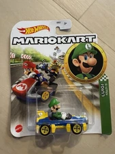 Hot Wheels Mario Kart Luigi Mach 8