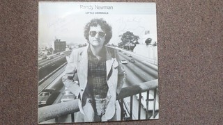 Autographe ORIGINAL SIGNED du Chanteur Américain RANDY NEWMAN sur Pochette LP33T