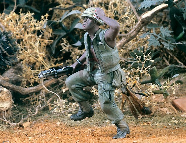 Verlinden 1/35 US Black G.I. Running with M79 Grenade Launcher
