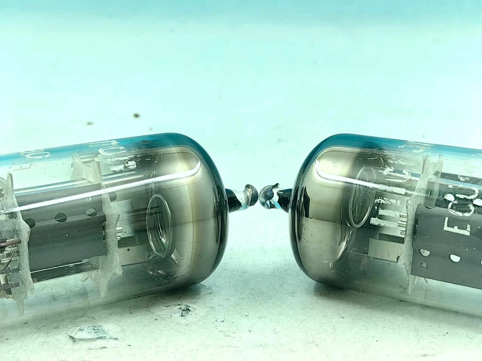 2 x ECC801 MICRON MATCHED PAIR E81CC 12AT7 ECC801S 管 — 第 3/3 张图片