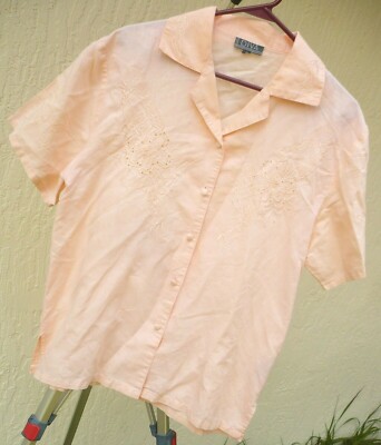 VTG DIVA BRAND M L PEACH PINK EMBROIDERED BUTTON DOWN SHORT SLEEVE BLOUSE WOMEN