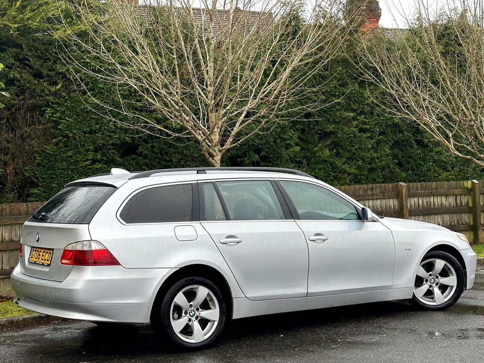 LEFT HAND DRIVE 2006 BMW 5 SERIES 525D [AUTOMATIC] DIESEL ESTATE UK