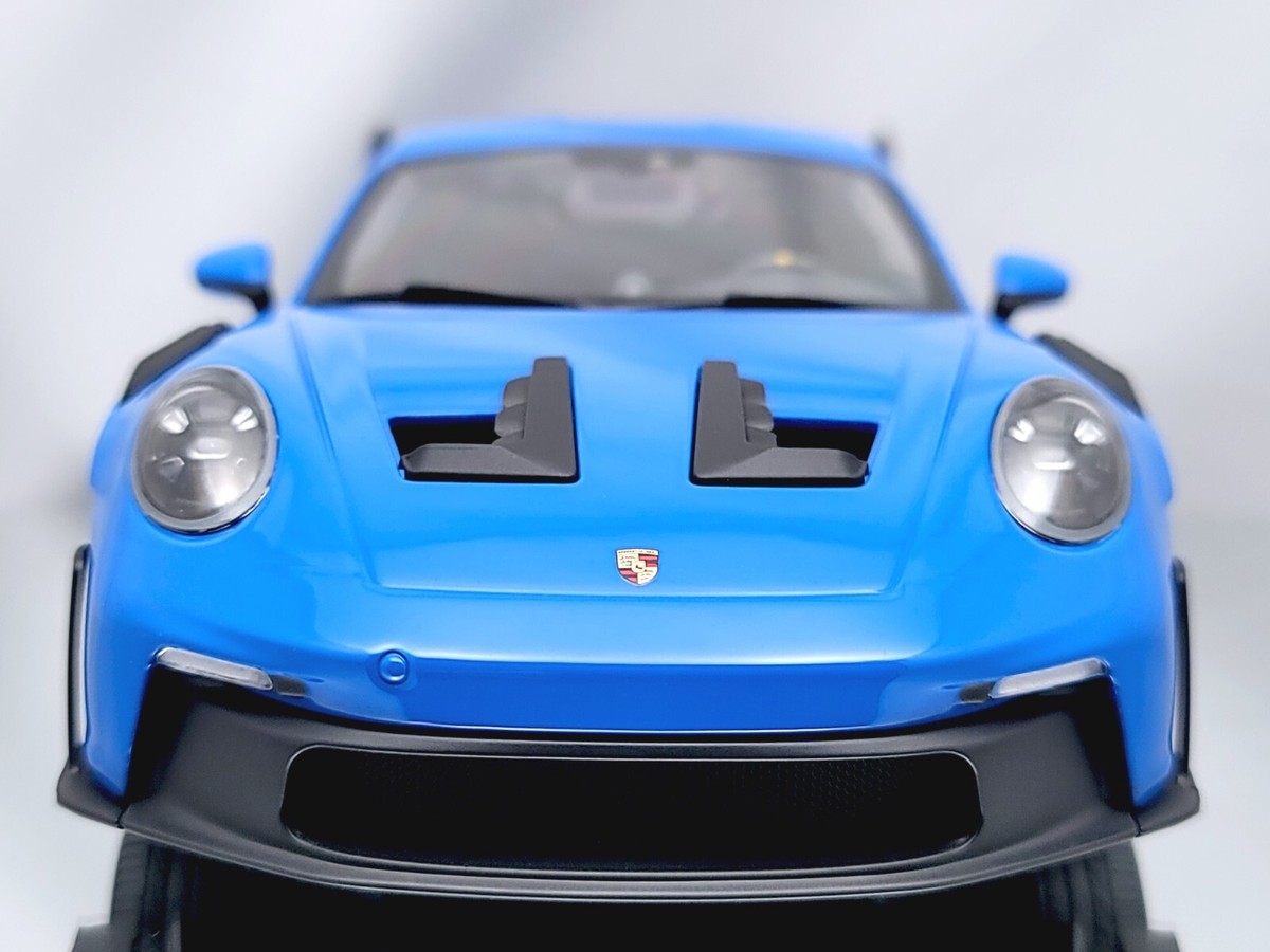Minichamps Porsche 911 (992) GT3 RS 2023 Blue & Black Minichamps Porsche 911 (992) GT3 RS 2023 Blue & Black