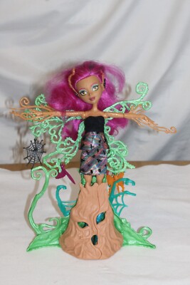 Monster High Garden Ghouls Treesa Thornwillow Puppe 40cm Mattel 2017