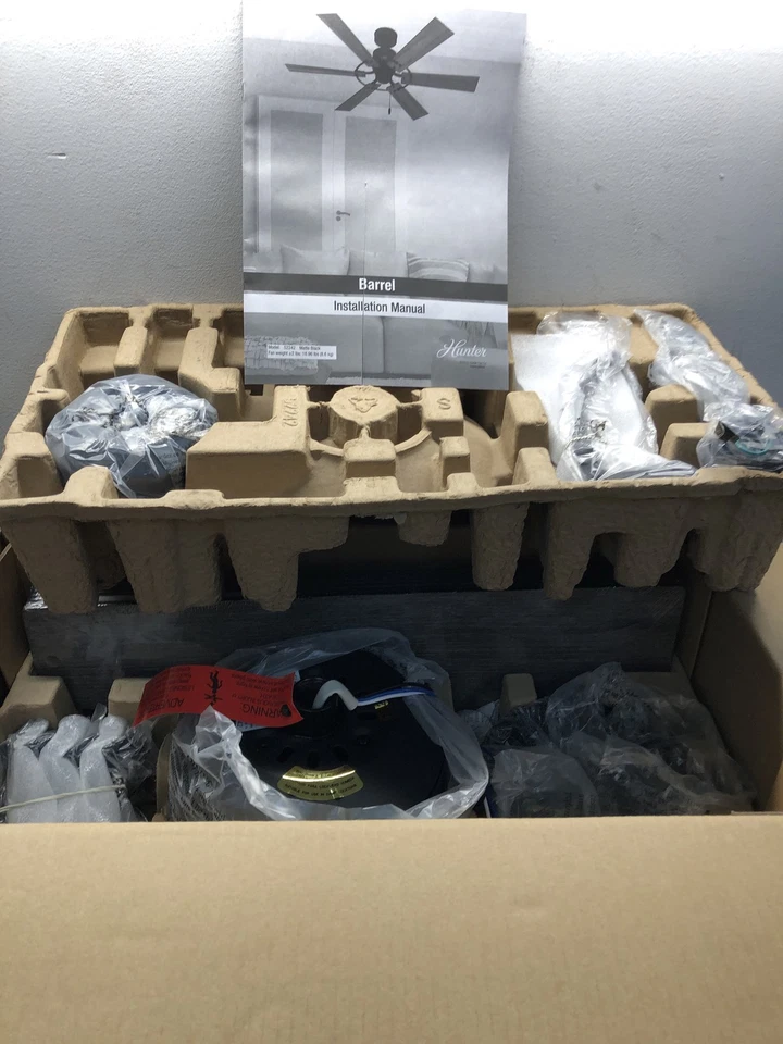 Hunter 52247 Burton 52" Ventilador de Techo Negro Mate con Control de Pared, Interior/Exterior Foto 2 de 2