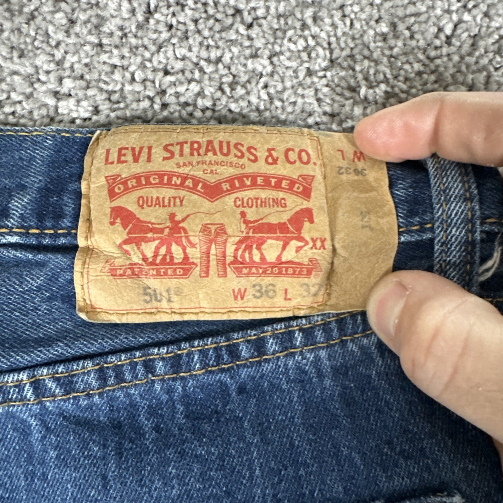 Levis 501 XX Jeans Mens 36x32 Blue Wash Straight Leg Button Fly Denim Classic thumbnail 13