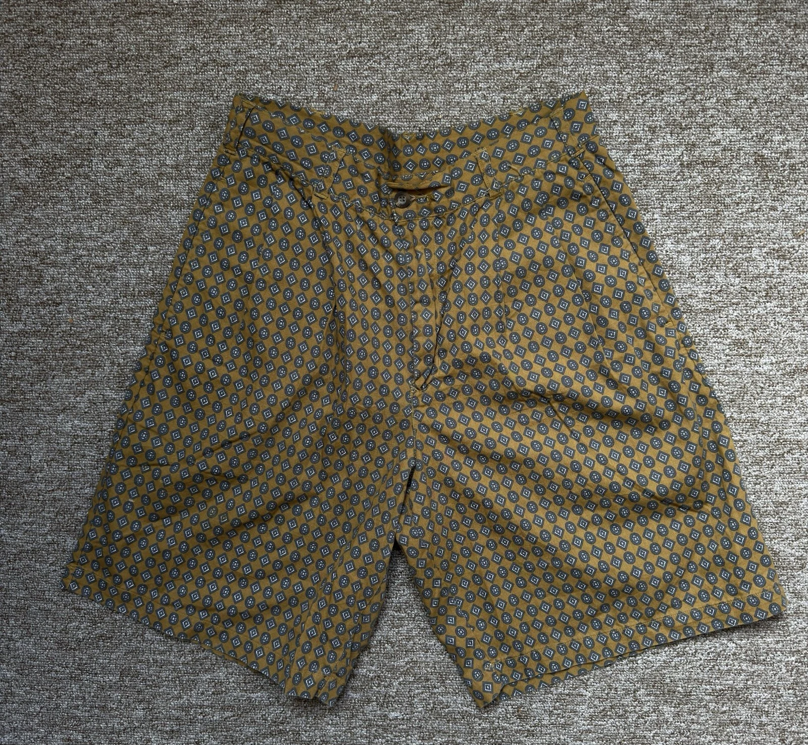 Vintage Gap Mens W30 Pleated Brown Shorts Geometric Pattern 100% Cotton