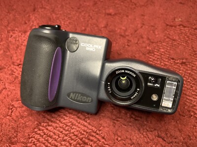 Nikon Coolpix 990 完動美品 Nikon Coolpix 990 Digital Camera 3.3 MP Optical Zoom - Tested