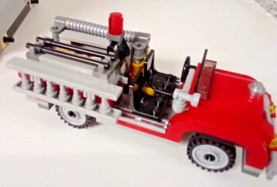 LEGO Modular Buildings 10197 Fire Brigade, photo 4 of 5