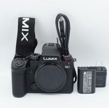 "Near Mint / 689 Counts" Panasonic LUMIX S5II DC-S5M2 Mirrorless Camera #04013