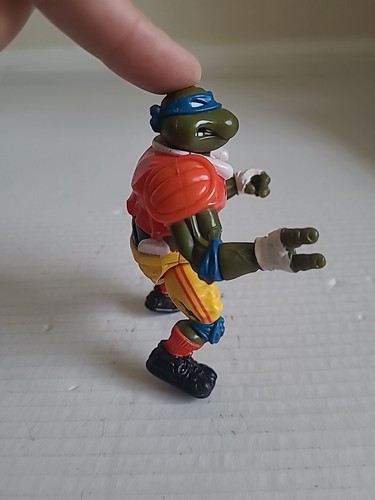 Leonardo T.D. 1991 Figura de fútbol americano Tossin' Leo Teenage Mutant Ninja Turtles - Imagen 2 de 6
