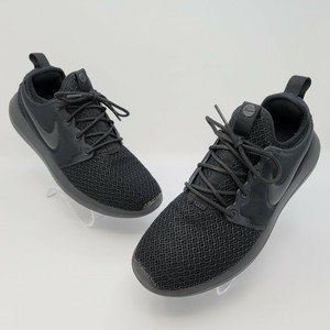 roshe two triple black