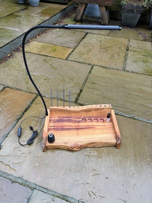 Fliegenbindestation aus massiver Kirsche mit LED-Licht #3