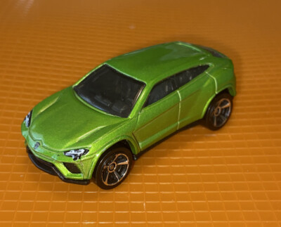 Vintage 2014 Hot Wheels Lamborghini Urus SUV Rare Original Old Car Green FreeShp