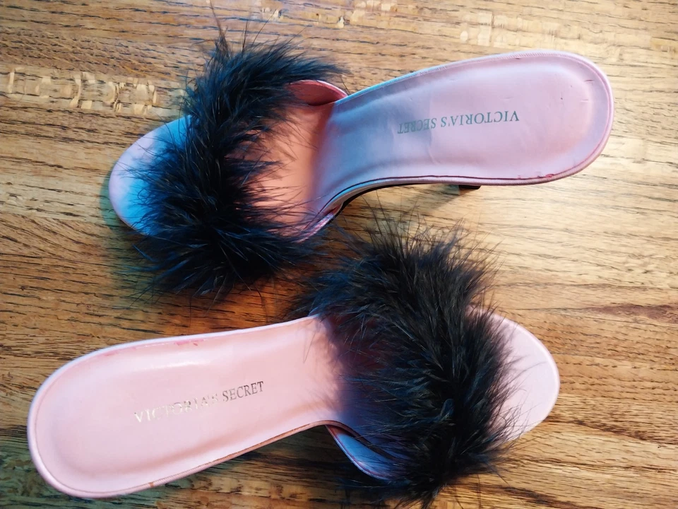 Novo e não usado! Victoria's Secret Maribou Guarnição Sedosa Salto Alto Mules, Tamanho 7 - Imagem 3 de 4