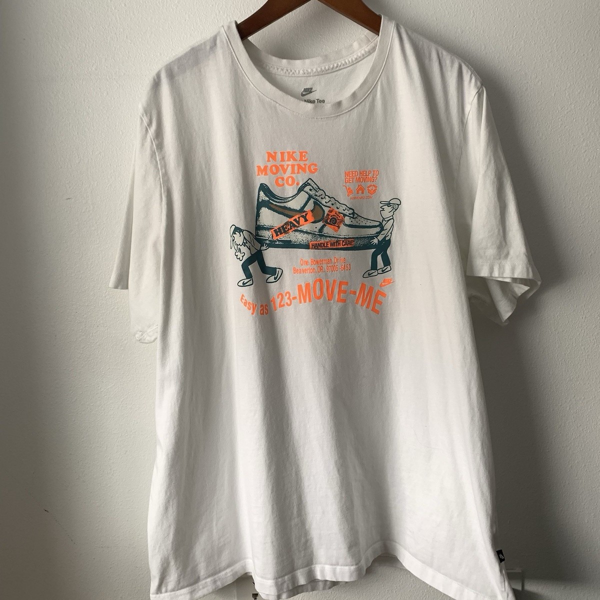 ★海外限定!おしゃれかわいいロゴ!NIKE MOVING .CO Tシャツ NIKE SPORTSWEAR Nike Moving Company Tee Men T-SHIRT White