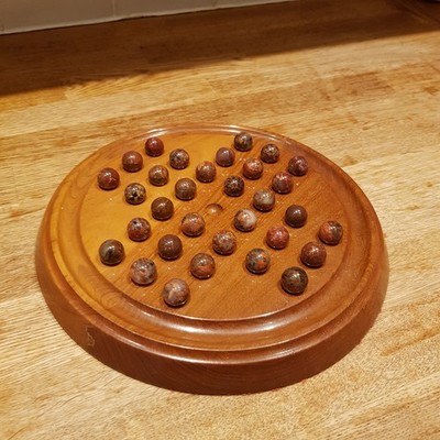 Vintage Holz Solitär Brettspiel mit polierten Murmeln Rund Puzzle