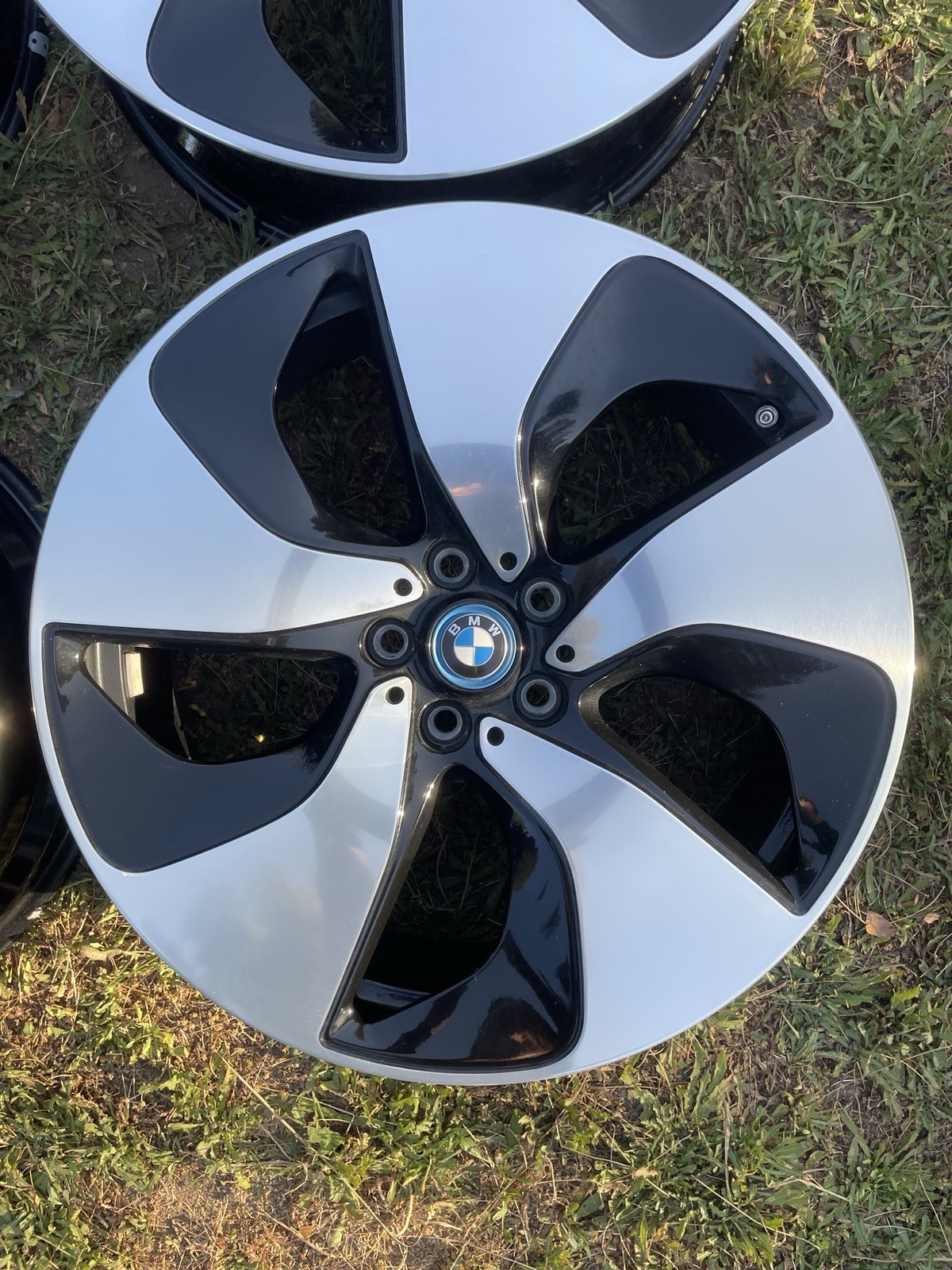 BMW i8 Front Wheels Set