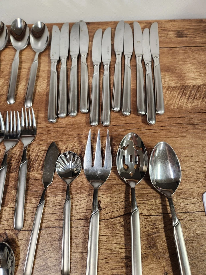 Dinner Forks Spoons Knives etc. JA Henckels SYNERGY 18/10 Stainless 61 Pieces - Image 2 of 4