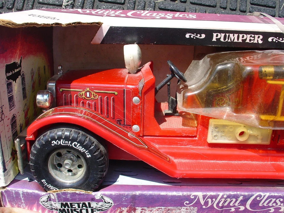 Vtg 1990 Nylint Classics Metal Muscle Fire Pumper Truck in Original Box - Image 4 of 4