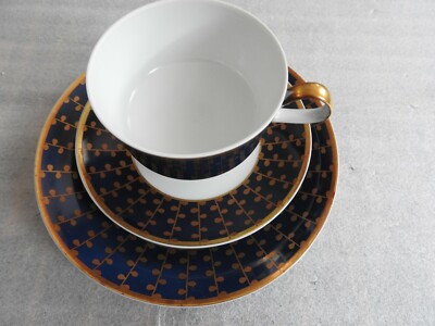 Sammeltassen-Fine China Lichte - Made in Germeny  Riga  in Blau Gold Weiß