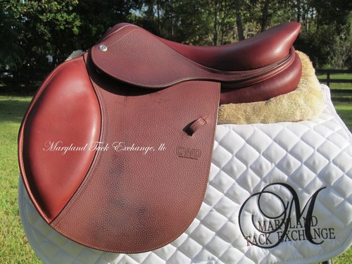 17" CWD SE01 close contact jumping saddle ( NEW / NEVER OILED) 2L FLAPS-  DEAL! - Picture 1 of 12