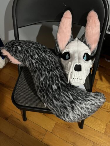 Skullwolf fursuit head and tail - Picture 1 of 9